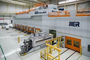 吉利在國(guó)內(nèi)建造了一座世界頂級(jí)水平的汽車工廠,我們?nèi)タ纯此Ｔ谀膬? class=